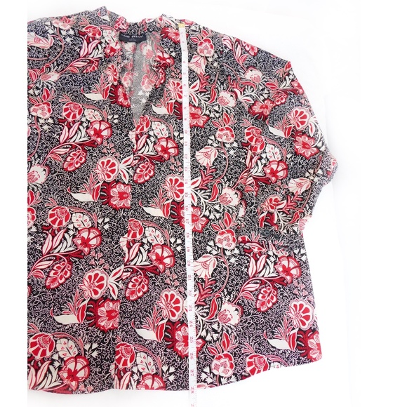 Lane Bryant Gathered Ruffle V-Neck Popover Shirt, Size 18/20, Black, White & Red - Picture 3 of 8